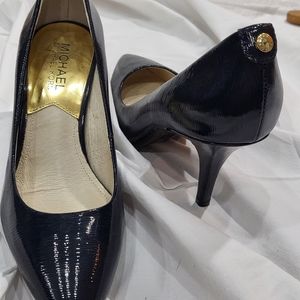 MICHAEL KORS blue heels